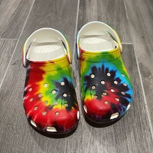 Crocs Classic Tie-Dye Graphic Clogs for Kids